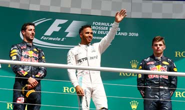 Hamilton continues to lead with victory in German F1 race