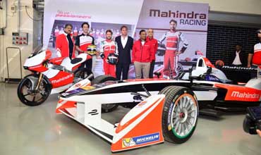 Mahindra shows its racing prowess at Buddh International Circuit
